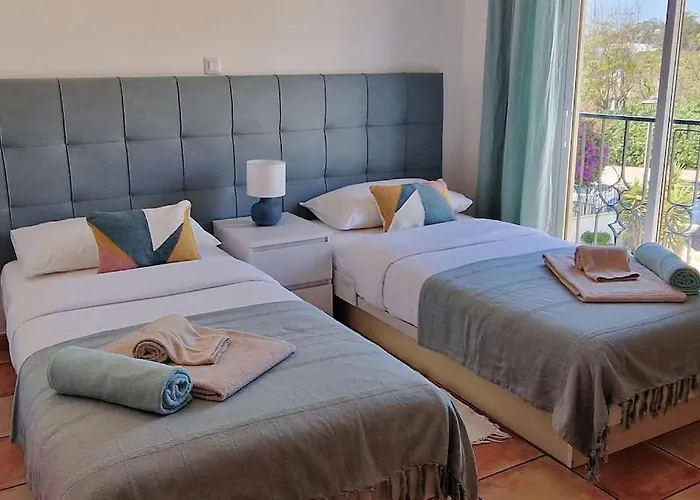 Jasmine Apartment Next To Meia Praia Beach
